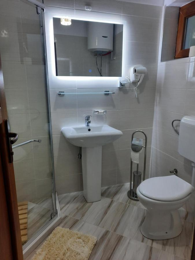 Vila Alexander B&B Валбона Экстерьер фото