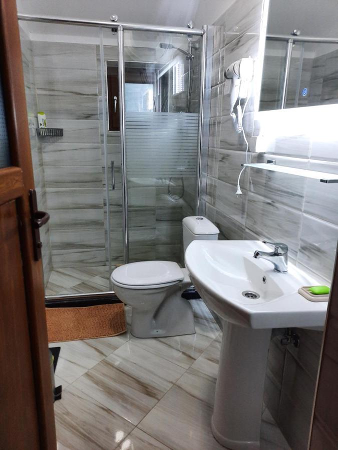 Vila Alexander B&B Валбона Экстерьер фото
