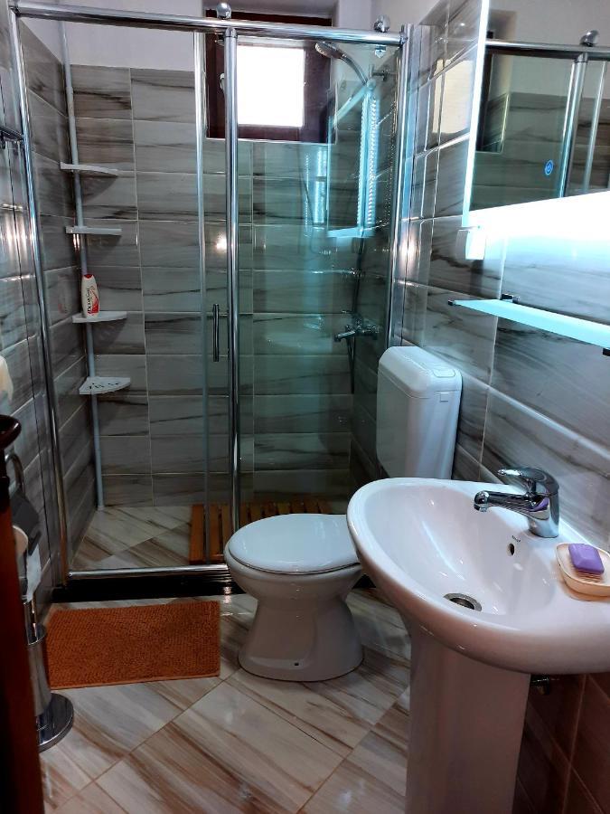 Vila Alexander B&B Валбона Экстерьер фото