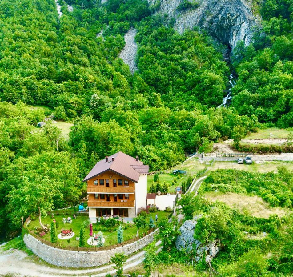 Vila Alexander B&B Валбона Экстерьер фото