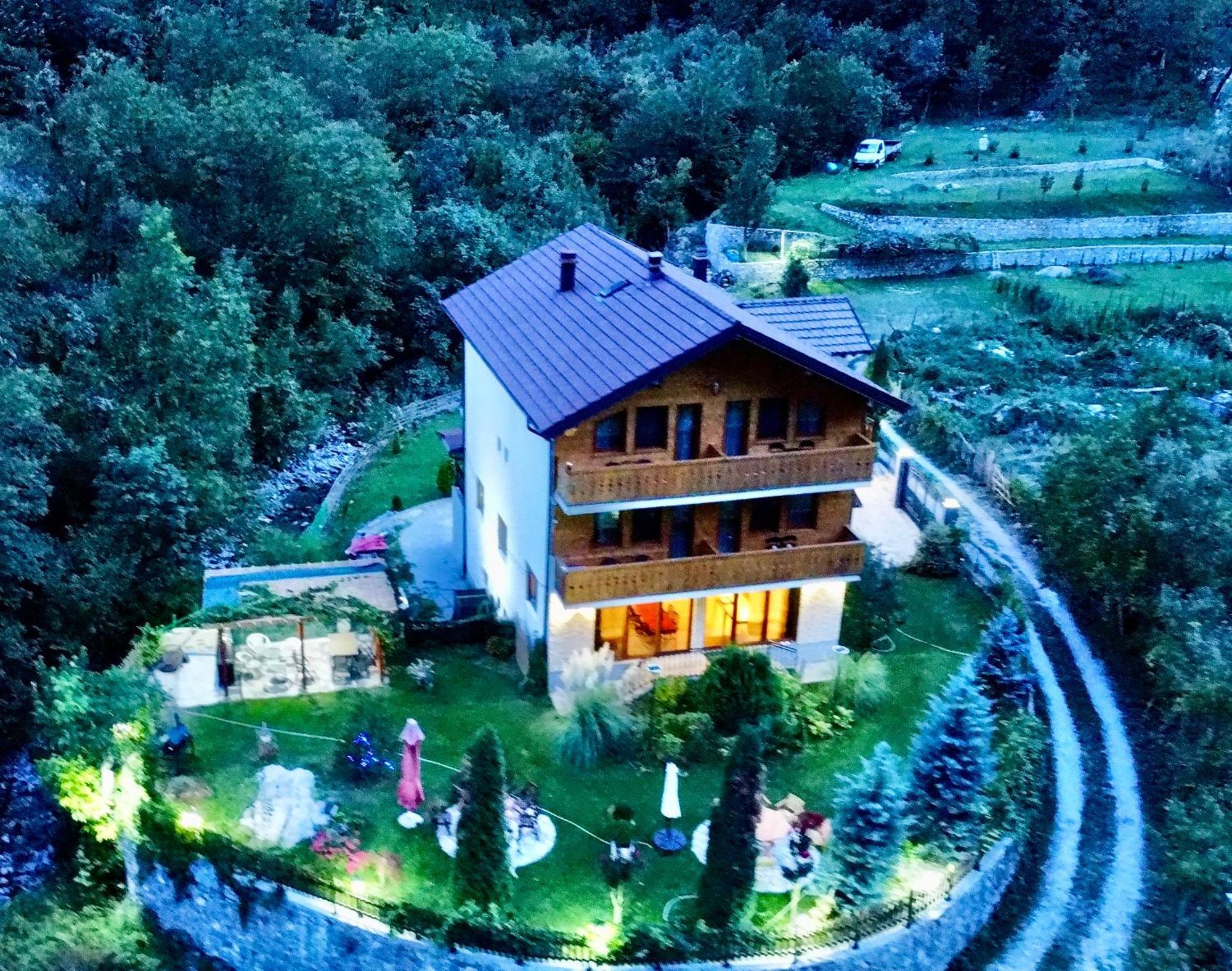 Vila Alexander B&B Валбона Экстерьер фото