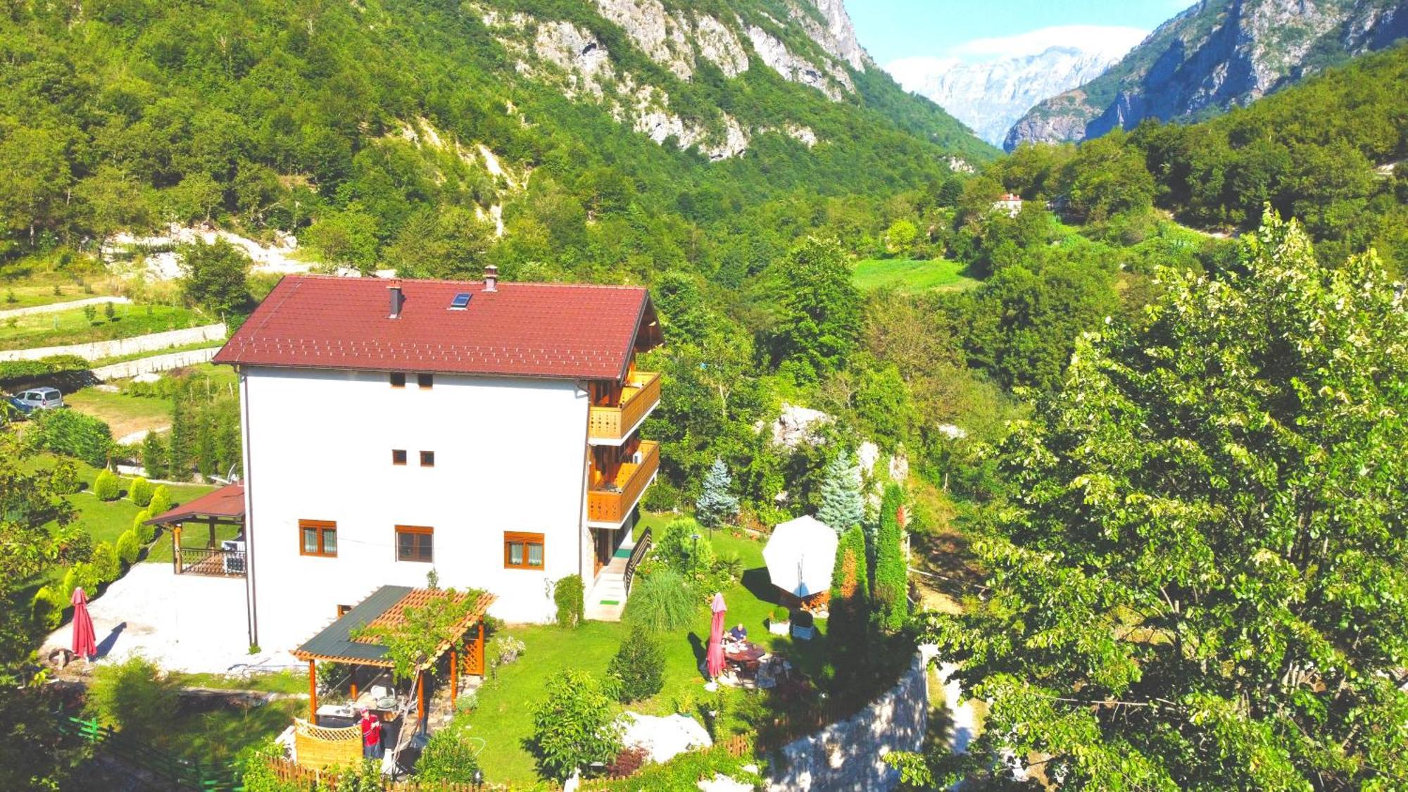 Vila Alexander B&B Валбона Экстерьер фото