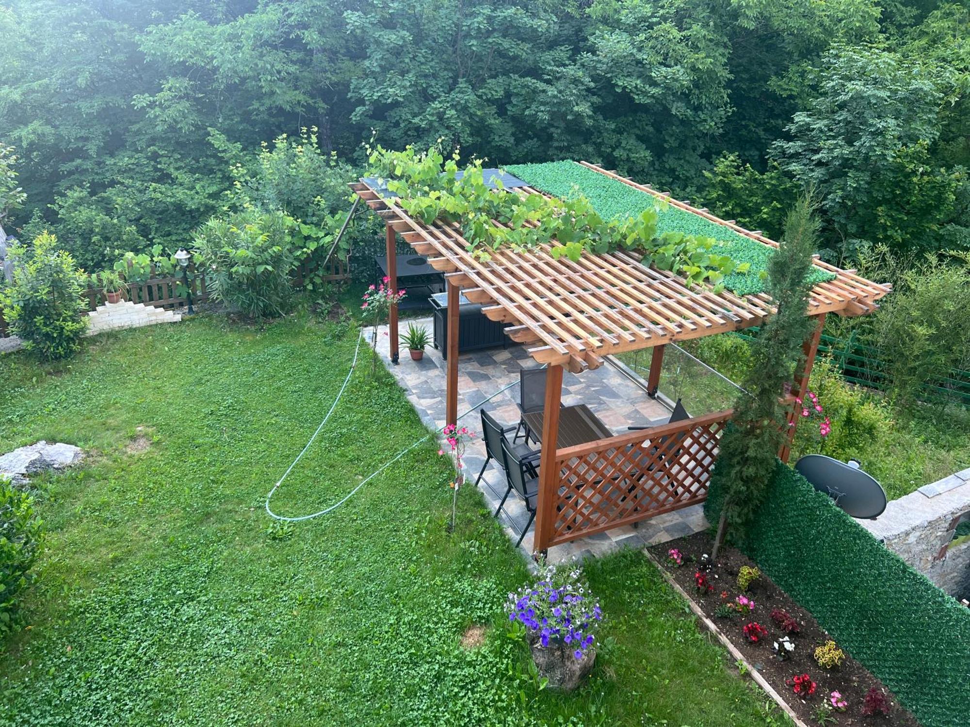 Vila Alexander B&B Валбона Экстерьер фото