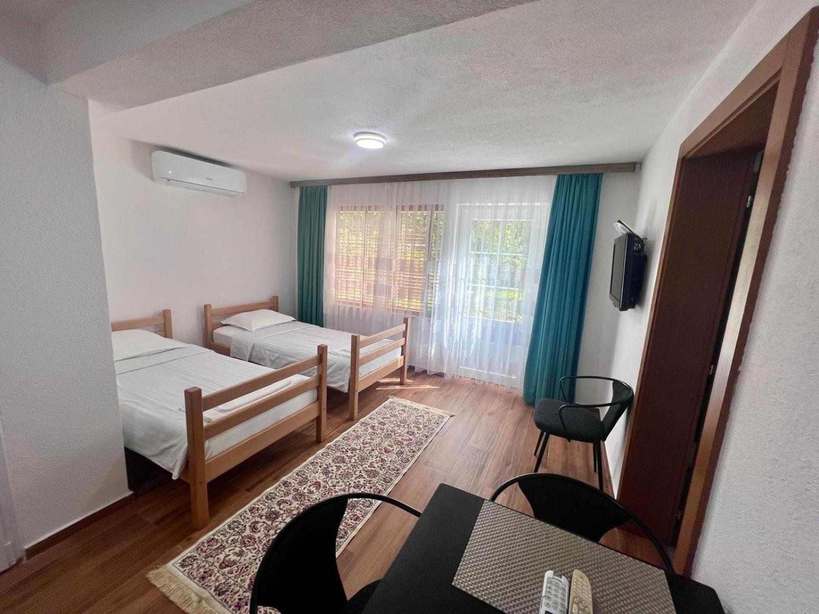 Vila Alexander B&B Валбона Экстерьер фото
