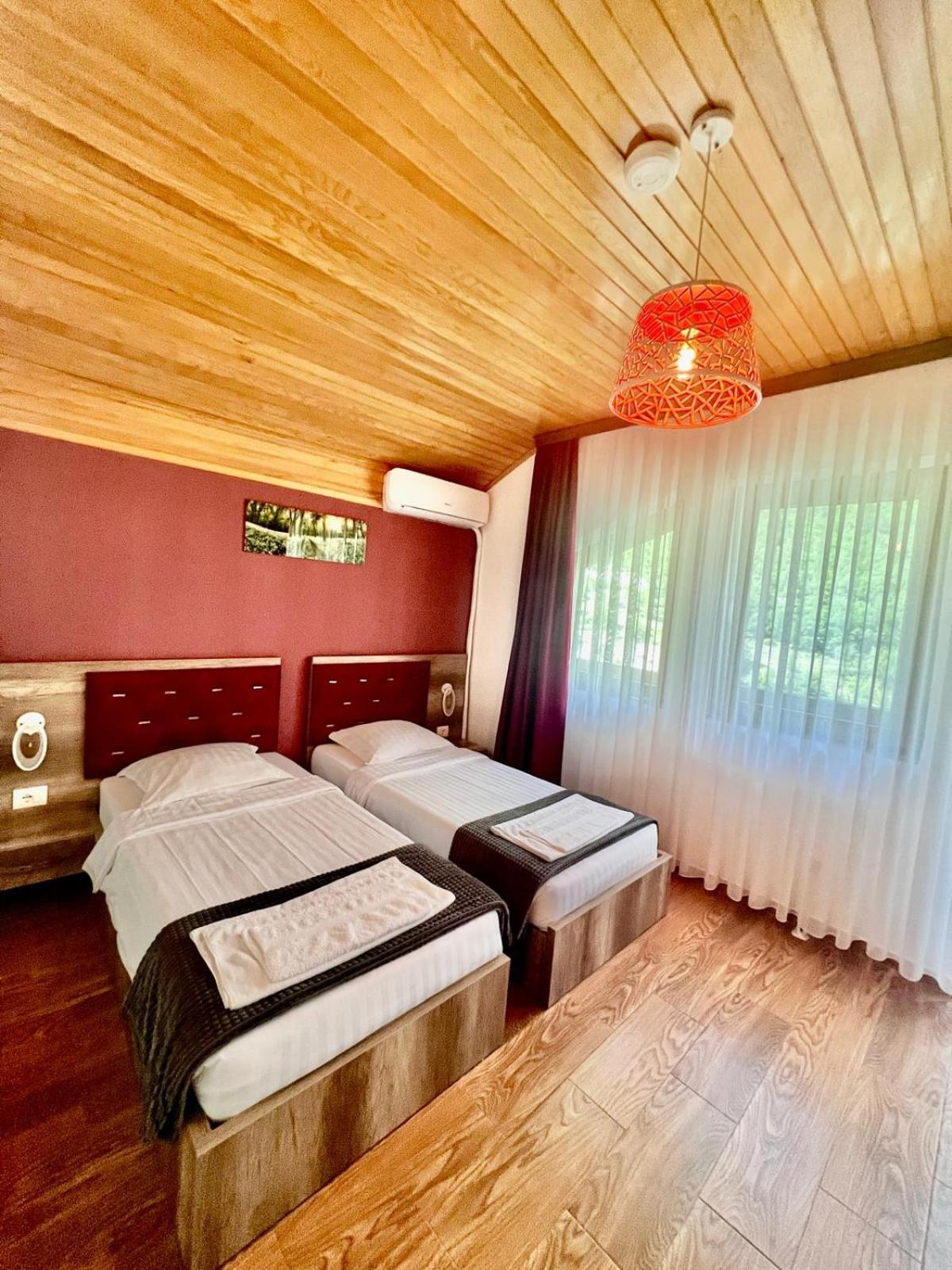 Vila Alexander B&B Валбона Экстерьер фото
