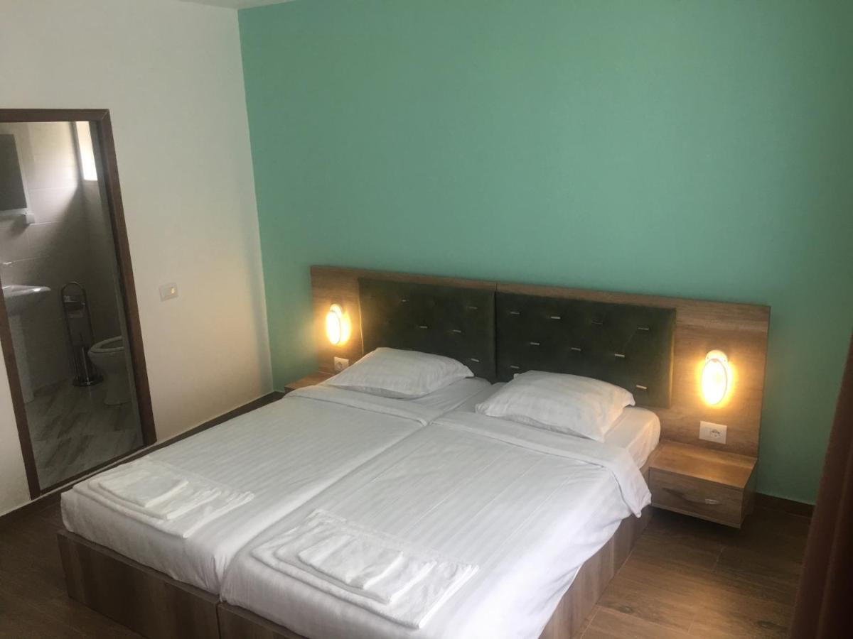 Vila Alexander B&B Валбона Экстерьер фото